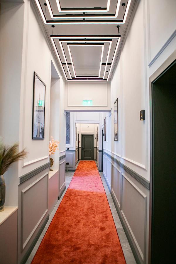 House Of Charles Otel Carei Dış mekan fotoğraf