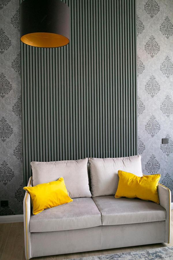 House Of Charles Otel Carei Dış mekan fotoğraf